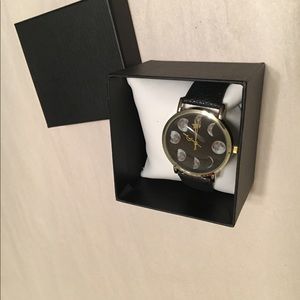 Phases of the moon watch